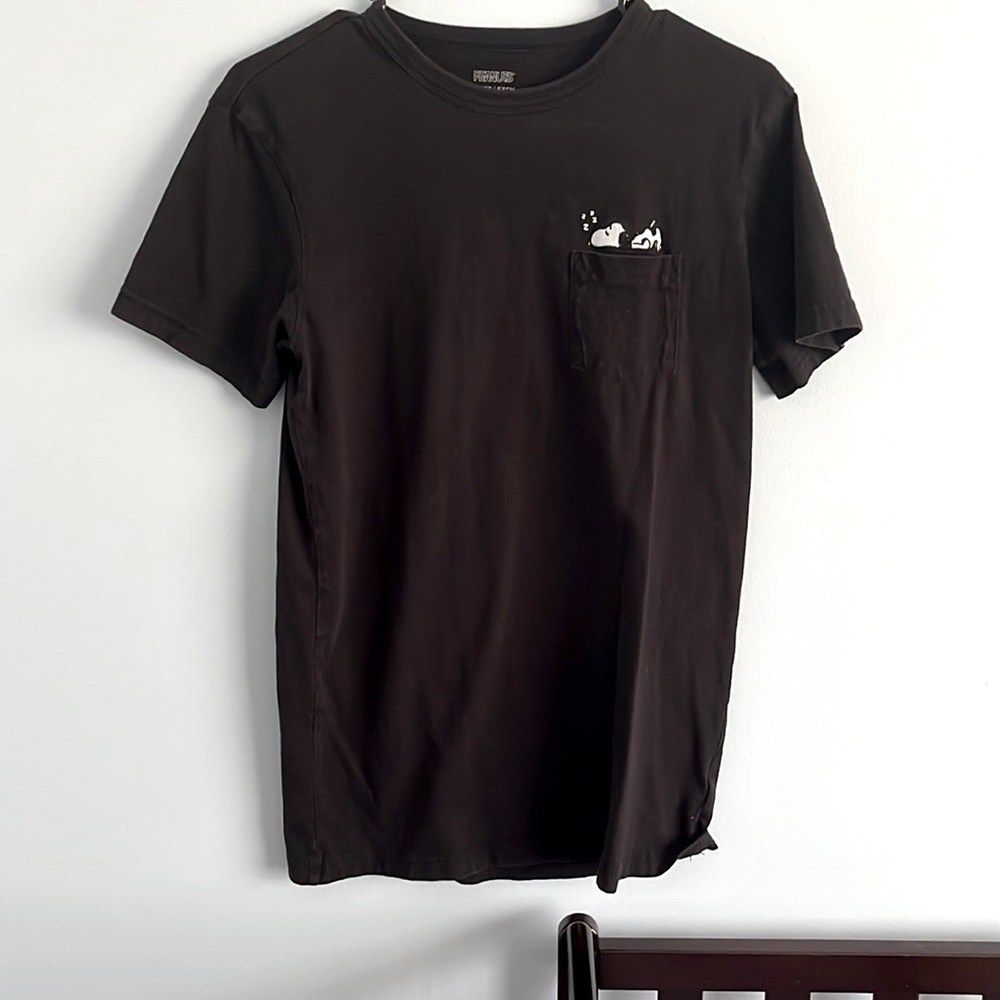 Black snoopy pocket t shirt